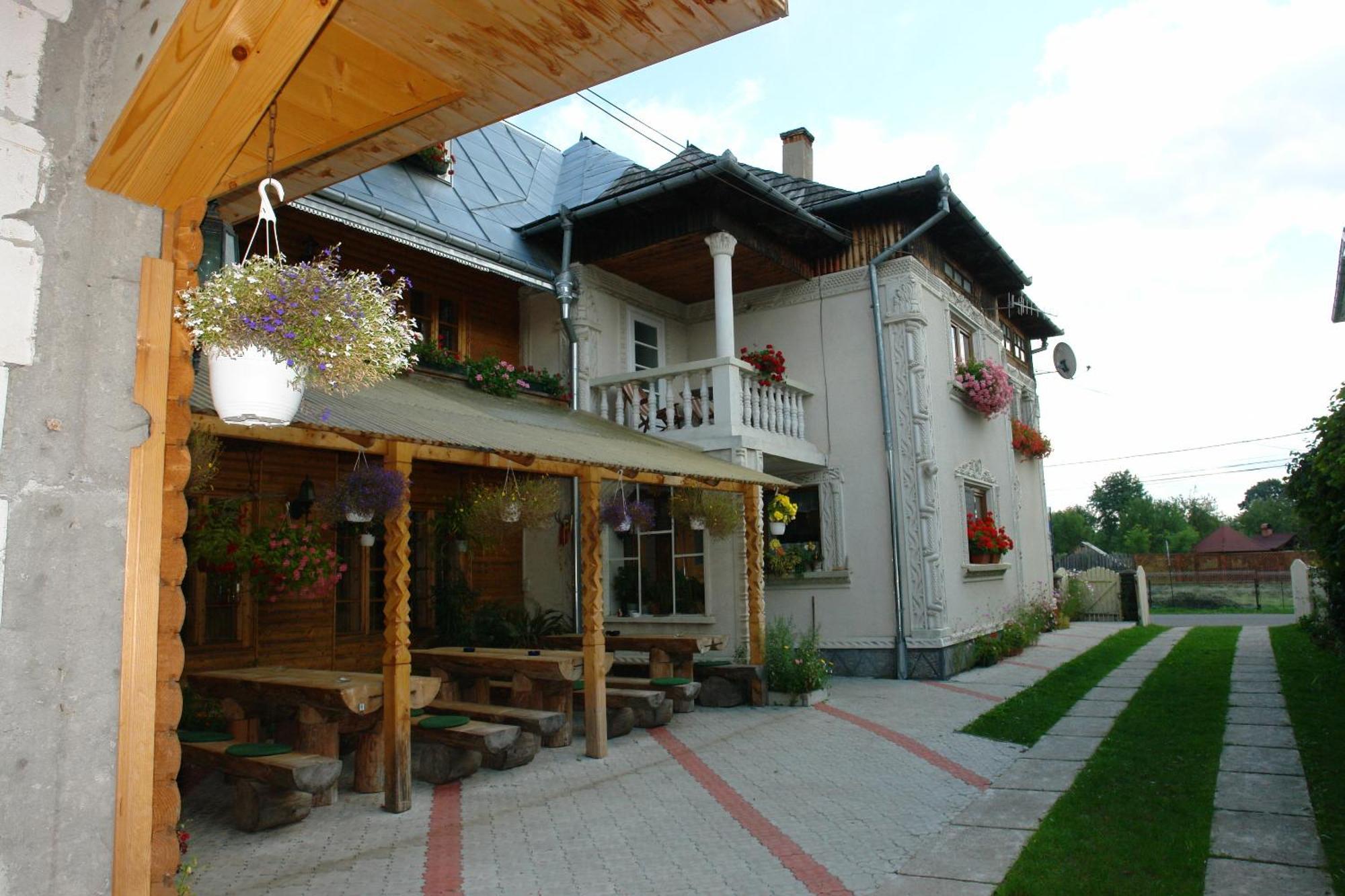 Pension Crizantema Vatra Moldovitei Exterior photo