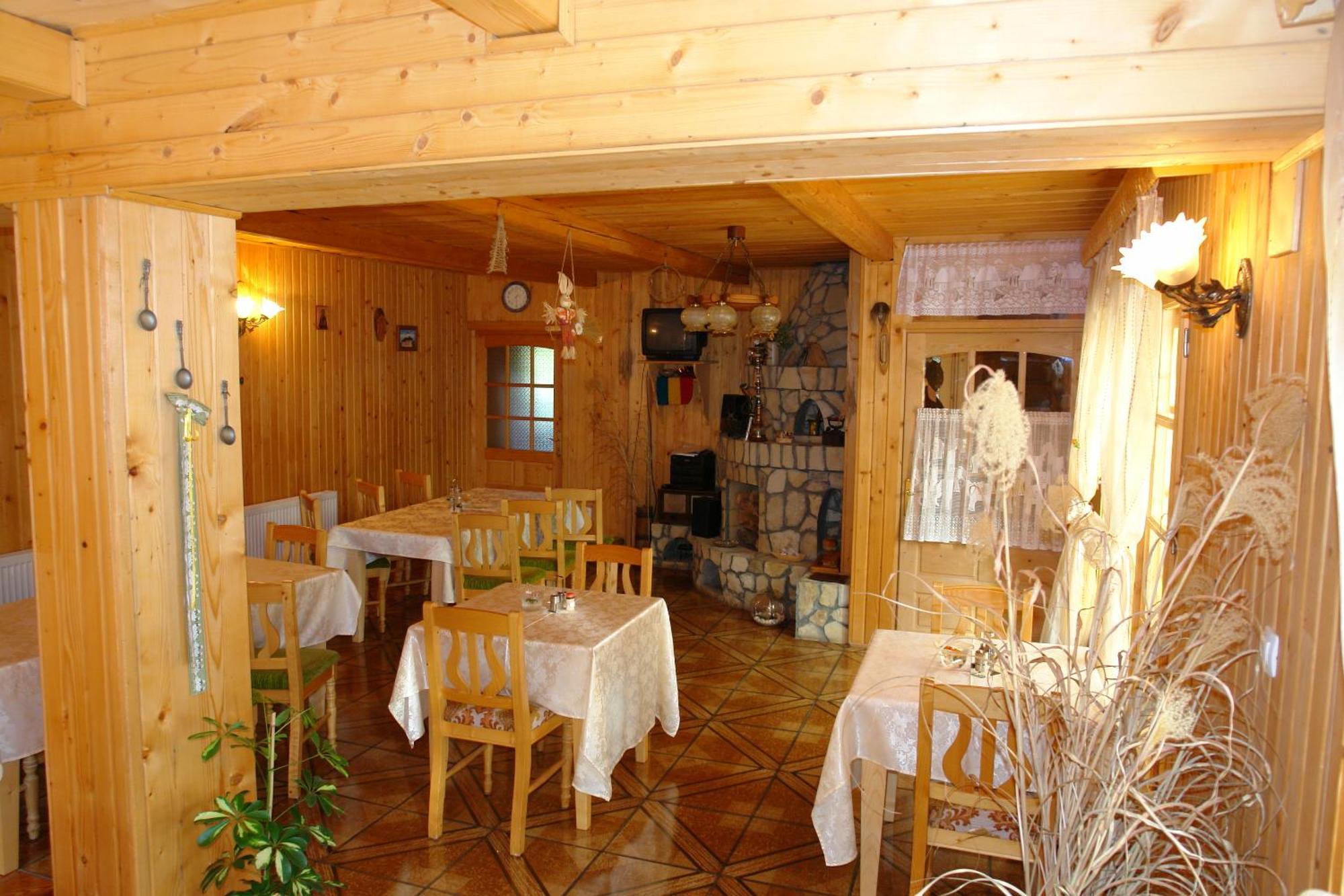 Pension Crizantema Vatra Moldovitei Exterior photo