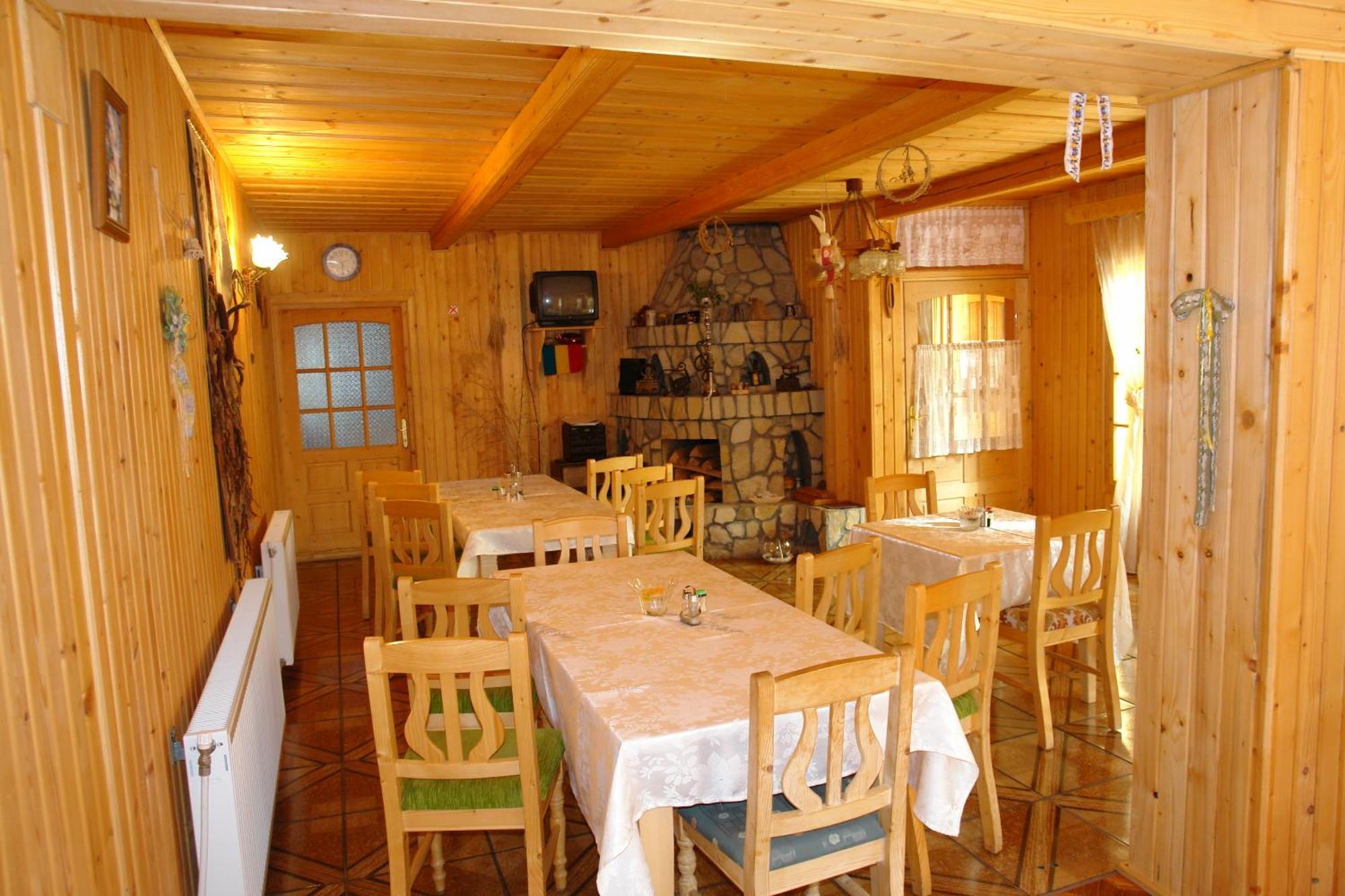 Pension Crizantema Vatra Moldovitei Exterior photo
